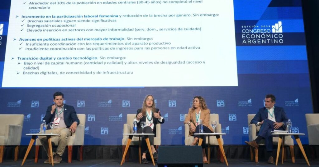Jure reivindicó el Modelo Cordobés de Gestión y Empleo en la Expo EFI 2025 Jure reivindicó el Modelo Cordobés de Gestión y Empleo en la Expo EFI 2025