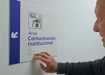 La importancia de la señalética inclusiva en espacios públicos y educativos