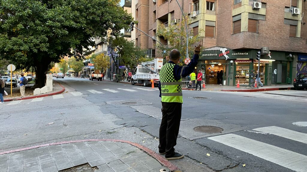 Laberinto urbano: crítica sobre las dificultades de transitar por la ciudad