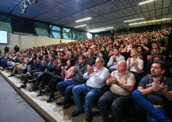 Llaryora: “Los números tienen que cerrar con la gente adentro”