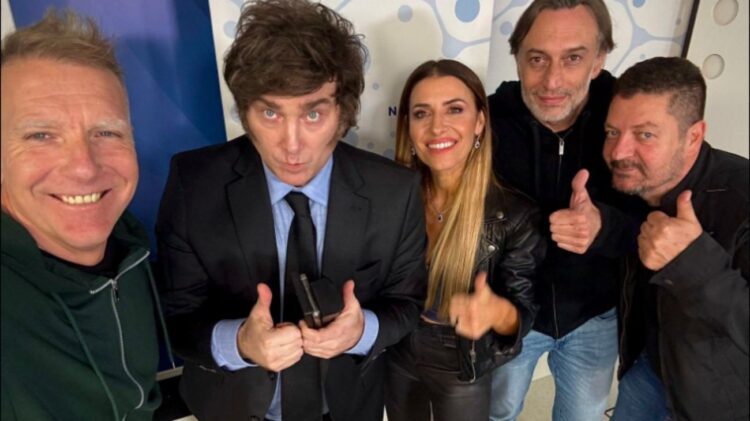 Alejandro Fantino, Javier Milei y equipo del programa donde fue la entrevista.