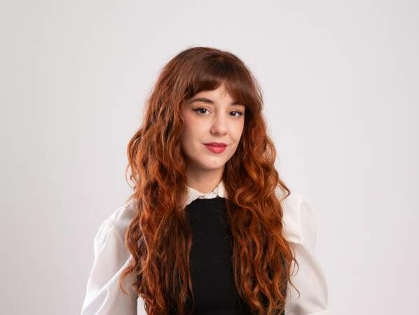 Pupina Plomer disertará sobre Feminismos en trasformación