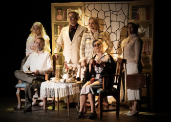 Suspenso escénico en dos épocas