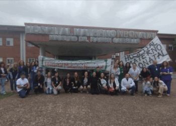 Paro y movilización en la Maternidad Provincial y en el Materno Neonatal