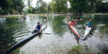 Tras la limpieza del lago, retomaron las clases de canotaje en el Parque Sarmiento