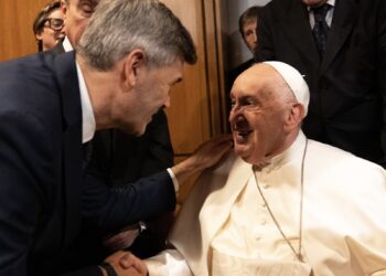Passerini: “Un hombre que transformó la Iglesia con humildad y un profundo amor por los más necesitados”