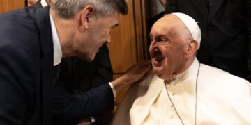 Passerini: “Un hombre que transformó la Iglesia con humildad y un profundo amor por los más necesitados”