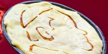Una tradicional pizzería de Córdoba homenajeó al Papa Francisco