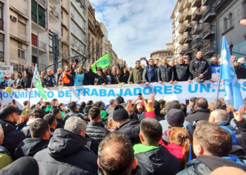 Por el Día del Trabajador no habrá transporte urbano en la ciudad