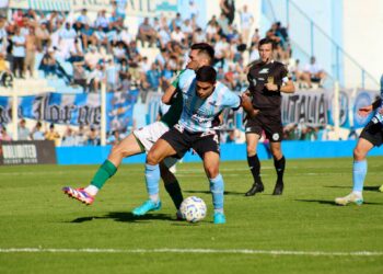 Racing de Nueva Italia goleó a Ferro de local y se ilusiona