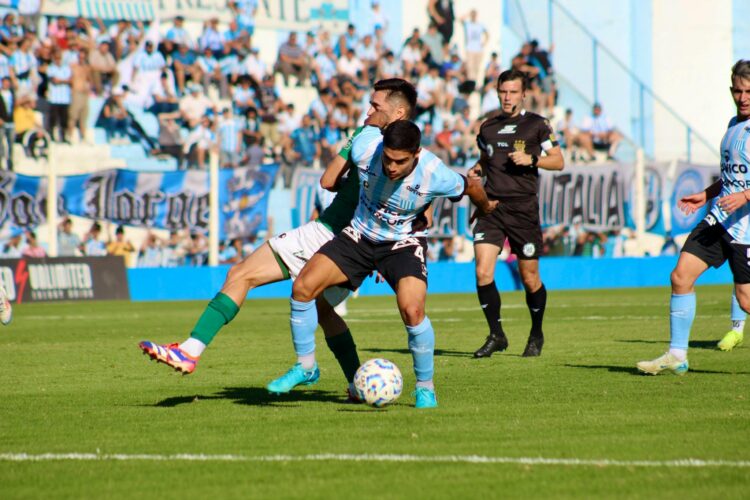 Racing de Nueva Italia goleó a Ferro de local y se ilusiona