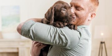 Royal Canin lanza la primera licencia por adopción de mascotas en empresas argentinas