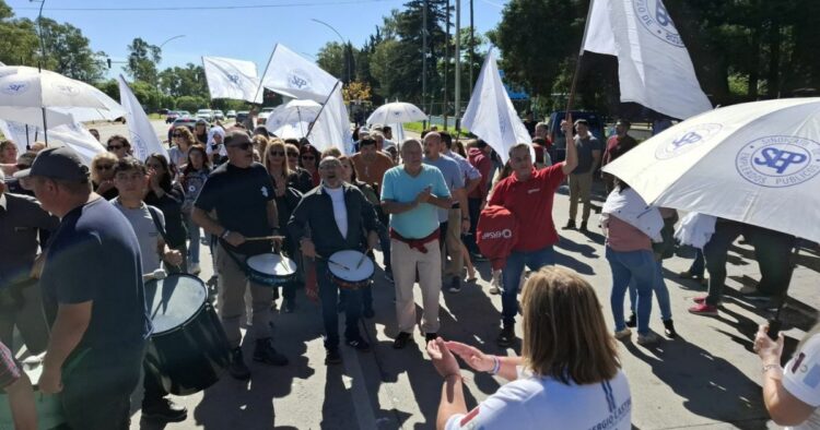 Sindicato de Empleados Públicos marchó por salario y condiciones laborales