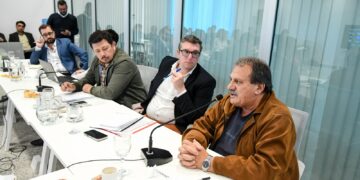 Taxistas exigen la regulación de las aplicaciones de transporte