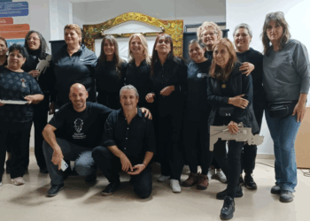 Títeres que sanan: Mujeres del Hospital Oncológico dan vida a sus historias