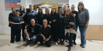 Títeres que sanan: Mujeres del Hospital Oncológico dan vida a sus historias