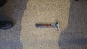 Un menor intentó ingresar a una panadería haciendo un boquete