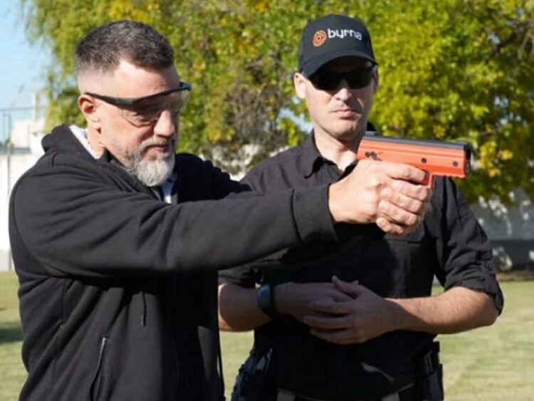 Bacar, primera empresa habilitada con vigiladores que portan armas no letales