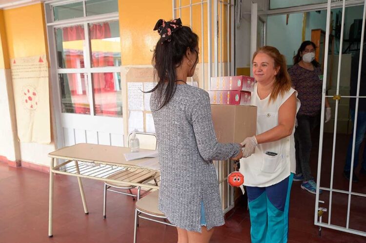 El 28% de los hogares pobres en Córdoba recibe más de cuatro planes sociales