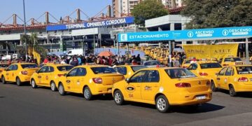 Uber: taxistas se declararon en alerta ante la habilitación provisoria de la Justicia