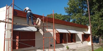 Municipios y comunas recibieron más de $ 2.500 millones para obras en los edificios escolares