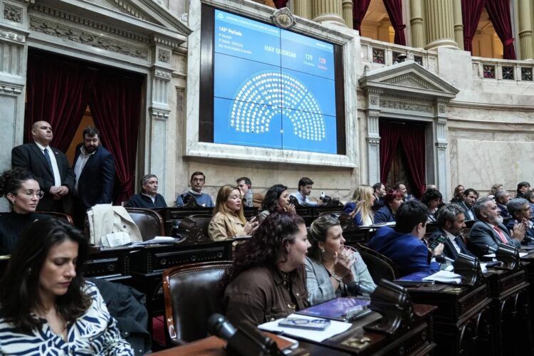 La presencia de los cordobeses y tres radicales permitió armar el quórum para tratar el criptogate.