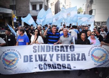 Luz y Fuerza llamó a sostener el reclamo judicial contra la conversión en sociedad anónima