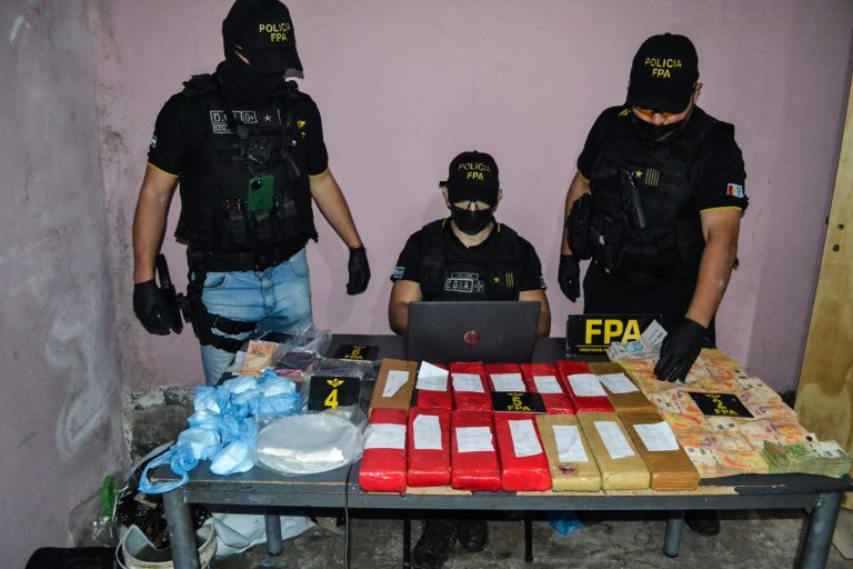 Desbarataron una banda narco familiar y secuestraron más de 19 kg de drogas Desbarataron una banda narco familiar y secuestraron más de 19 kg de drogas