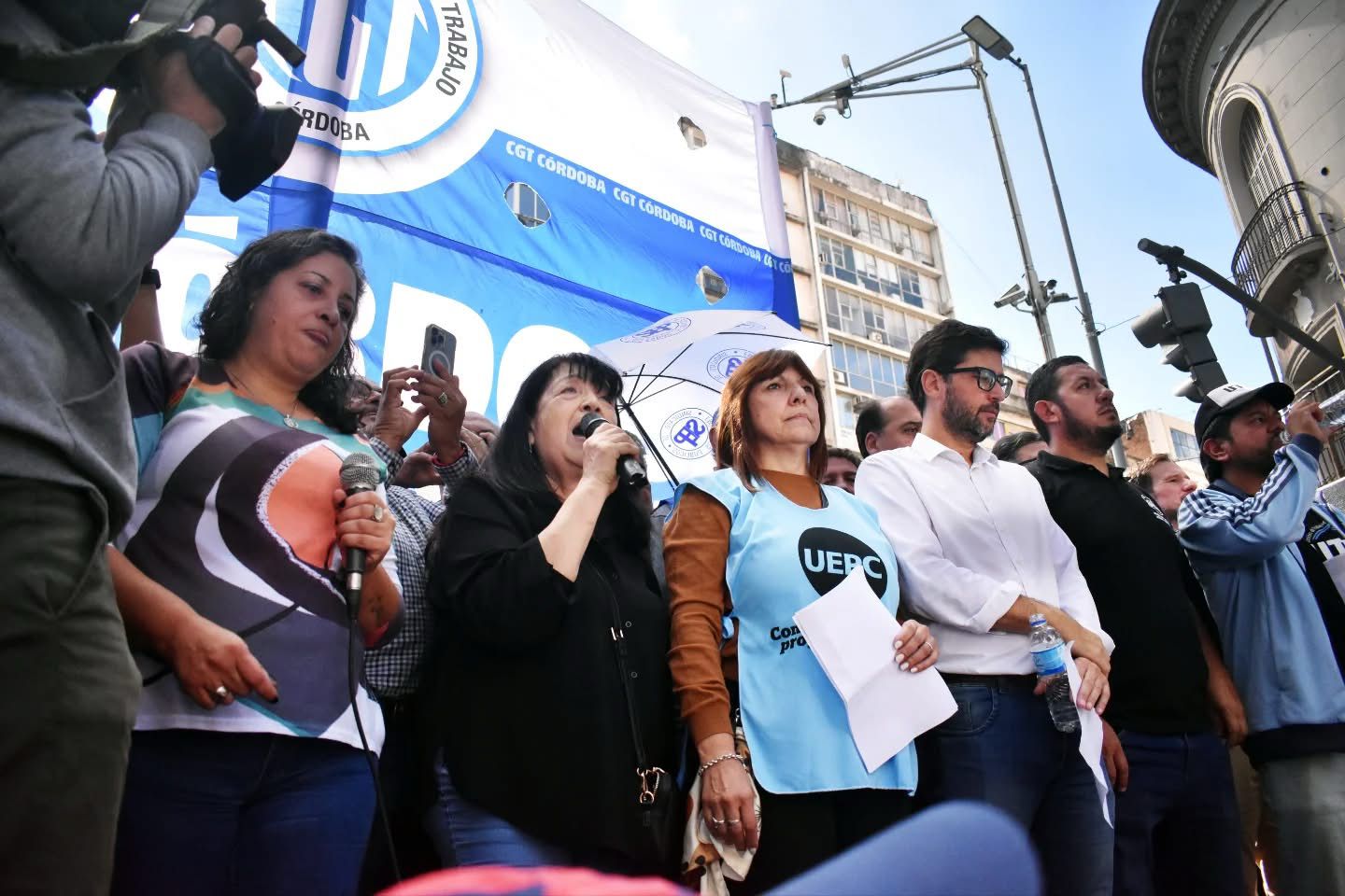 Masiva movilización en la previa del paro nacional