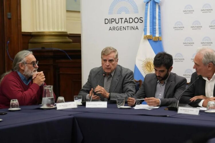 El diputado Carlos Gutiérrez.