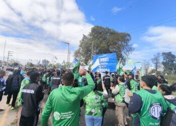 ATE Córdoba y la CTA-A realizaron cortes en la ruta 9 y camino a Interfábricas