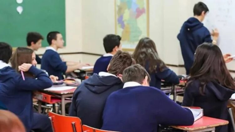 El programa está destinado a contribuir con el pago de los gastos escolares de estudiantes de hasta 18 años