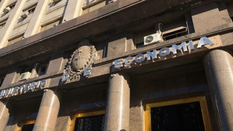 La entidad valoró positivamente la reciente firma del acuerdo con el Fondo, lo cual representa un paso importante hacia la estabilización macroeconómica.