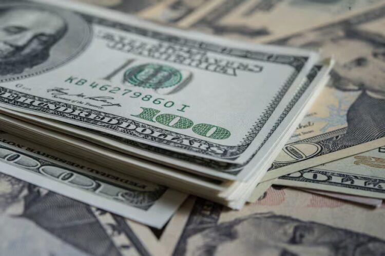 Dólar.
