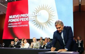 Llaryora: “Los números tienen que cerrar con la gente adentro”