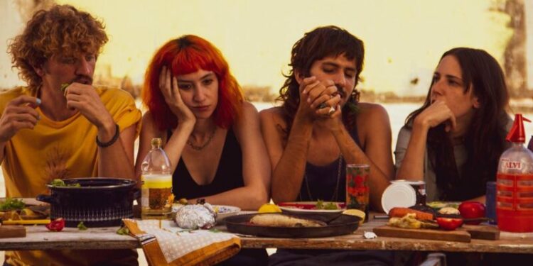 La obra es un viaje cinematográfico entre Buenos Aires y California.