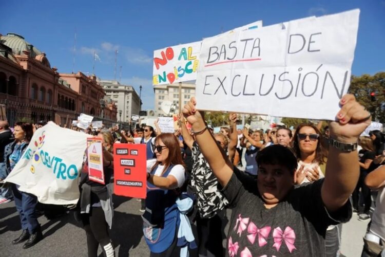 Organizaciones exigen la 'emergencia nacional en discapacidad' en todo el país.
