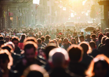 Entre el desgaste social y las tensiones políticas