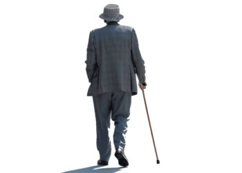 De pie ante las canas