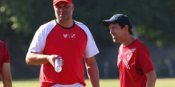 Instituto busca entrenador