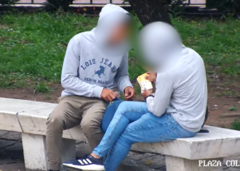 Vendían droga en la Plaza Colón, las cámaras los captaron y terminaron detenidos