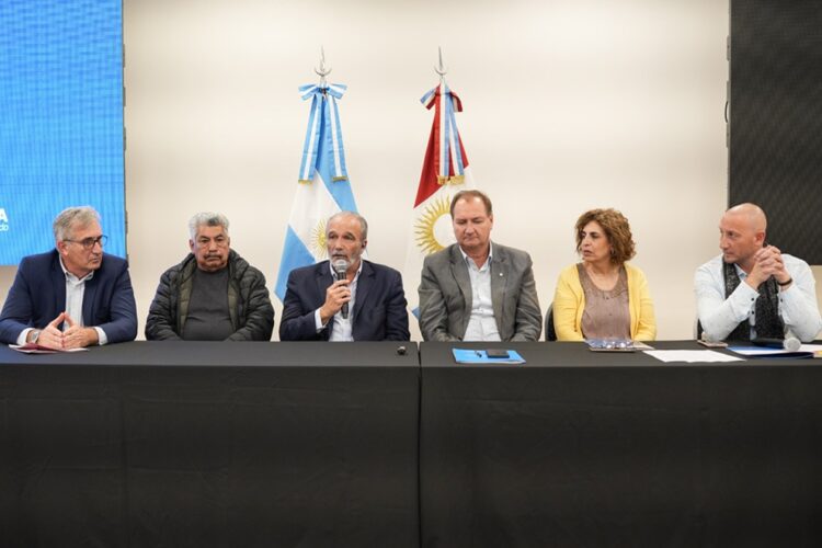 Esta iniciativa busca elevar los estándares de calidad, sostenibilidad, salud y seguridad laboral, en los proyectos de infraestructura que se desarrollen en la provincia.