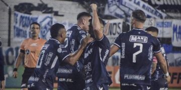Racing cayó goleado en Quilmes