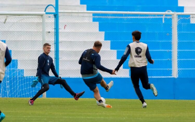 Racing visita a Quilmes con la misión de subirse a la punta