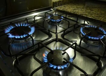 En mayo suben las tarifas de electricidad y gas entre 2,5% y 3%