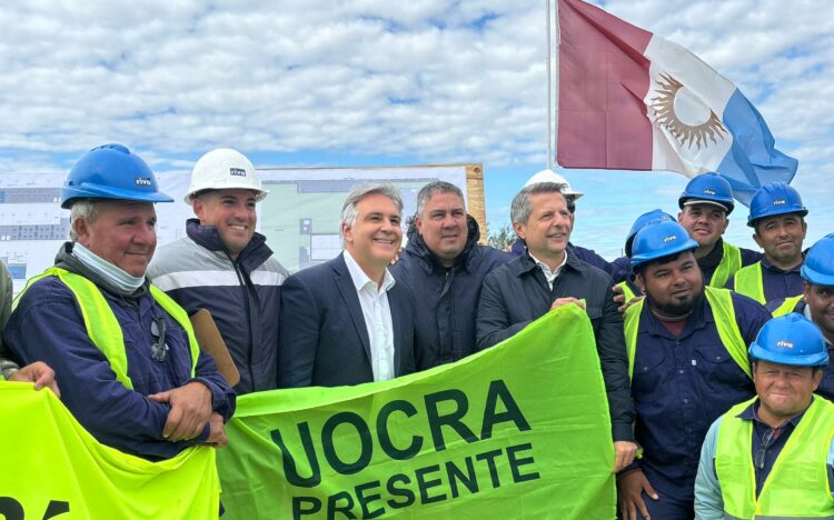 El gobernador Llaryora supervisó el inicio de la obra.