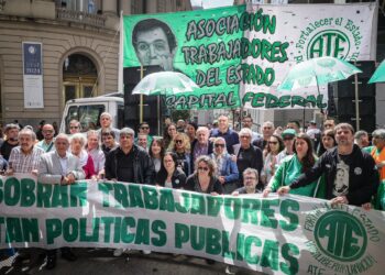 ATE presentó un amparo para frenar el decreto que limita el derecho a huelga