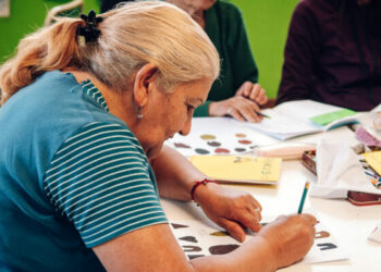 Adultos mayores: tendrán más de 100 talleres gratuitos en los Parques Educativos