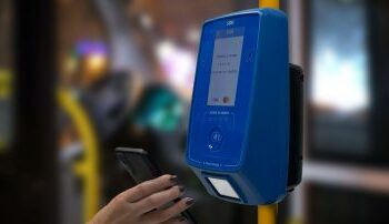 Cómo pagar el colectivo con código QR y viajar gratis