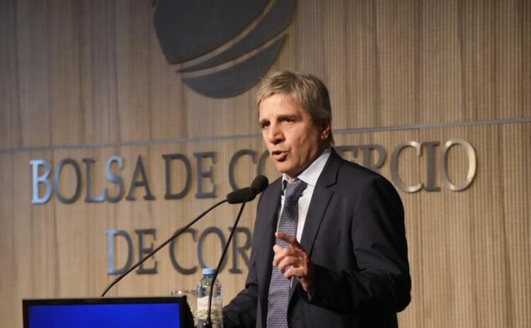 Luis Caputo en la Bolsa de Comercio de Córdoba. Foto: Cadena 3.